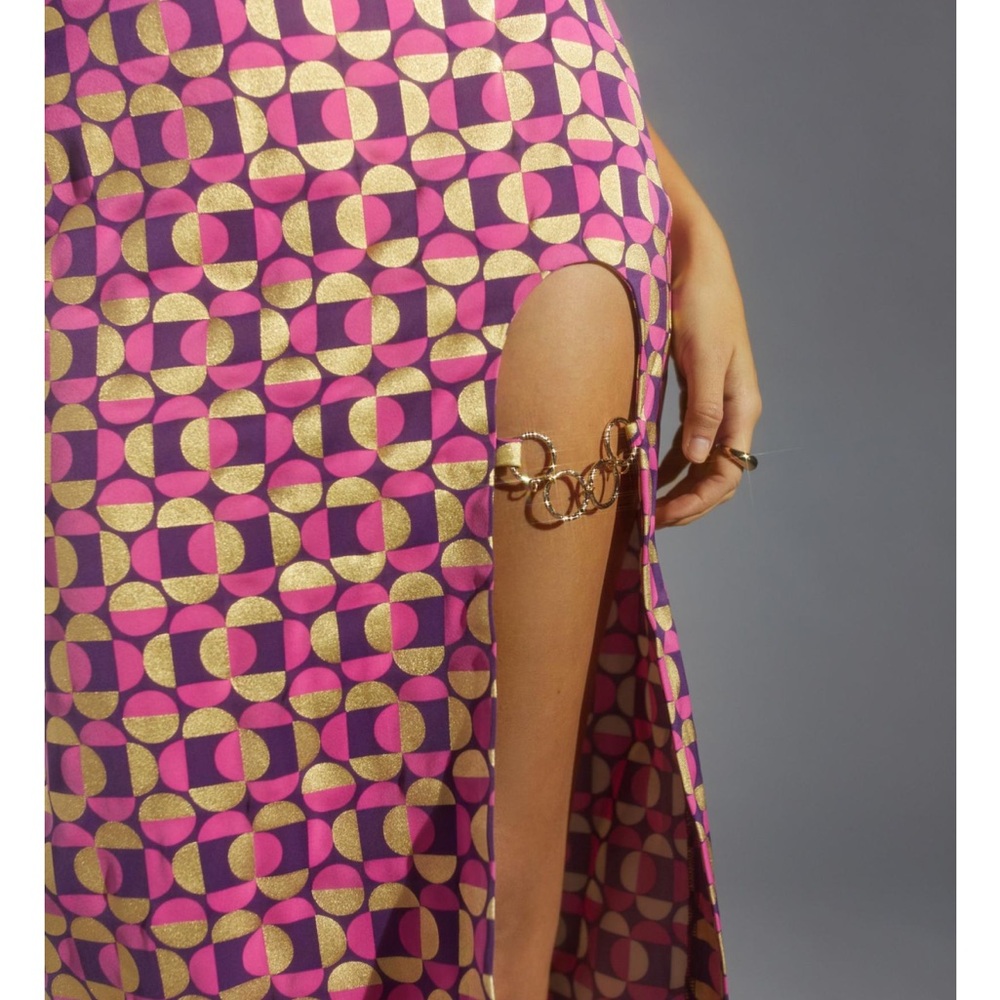 NWOT Urban Outfitters High slit chain midi skirt Size: Medium thigh high slit - Picture 7 of 8